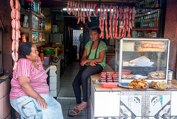 Sausage Shop Near Tana