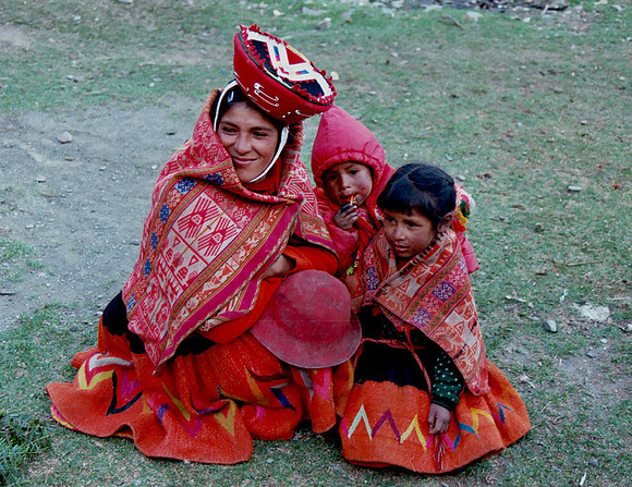 Wittog Mother and Children