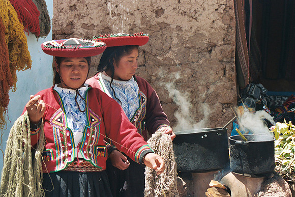 Dyeing Wool at Chincheros