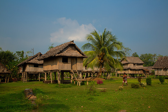 Mumeri Village on Karosameri River