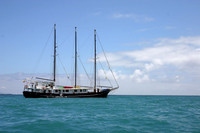 Lone Yacht - Puerto Ayora, Santa Cruz